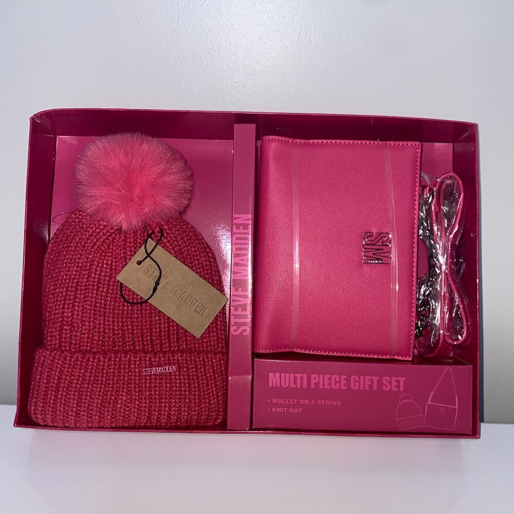 *SOLD* BRAND NEW Hot Pink Steve Madden 2PCS Gift Set